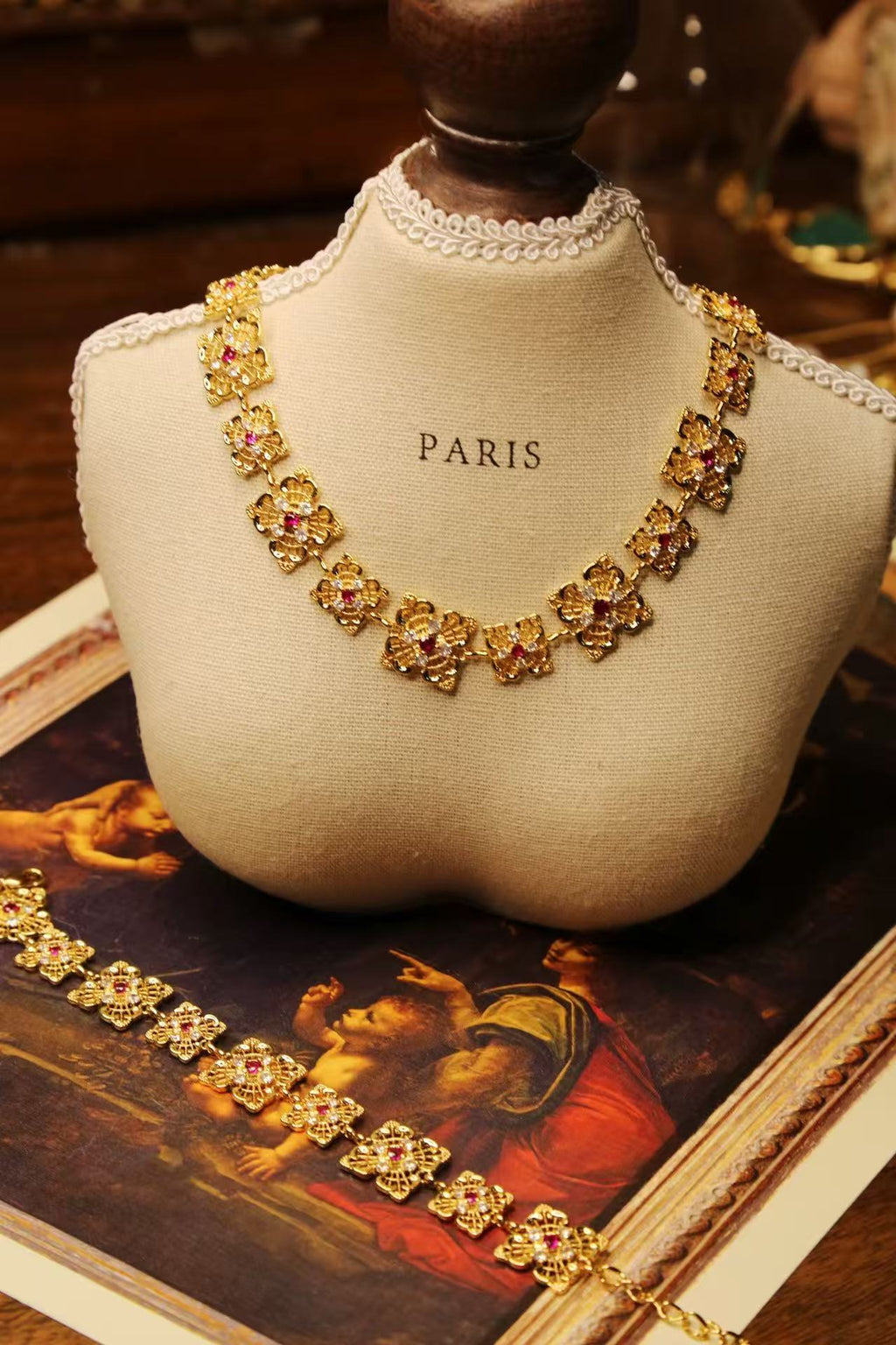 Renaissance Quadrilobe Necklace & Bracelet Set