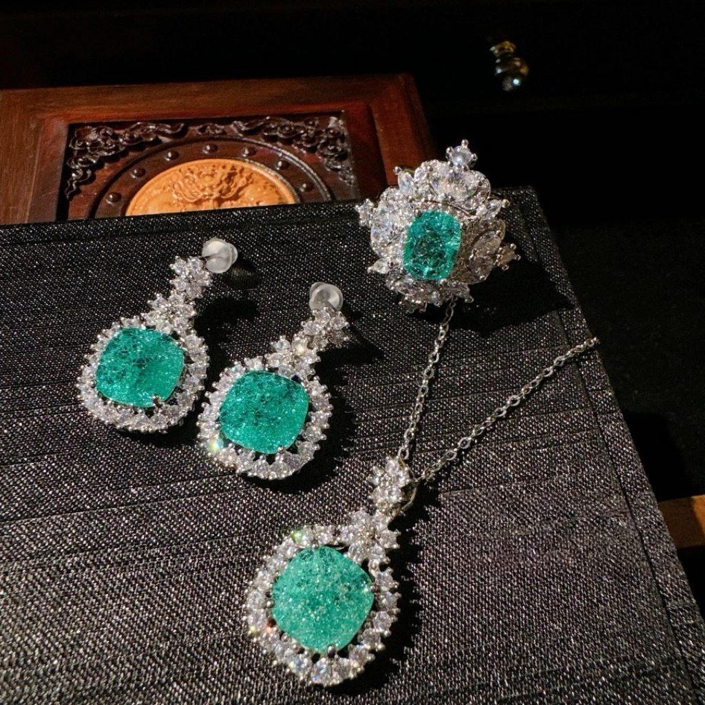 Tsavorite Green Zirconia Flower Jewelry Set