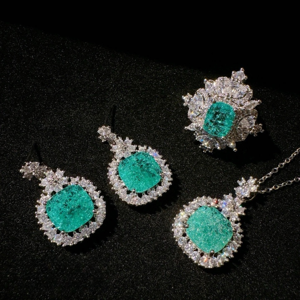 Tsavorite Green Zirconia Flower Jewelry Set