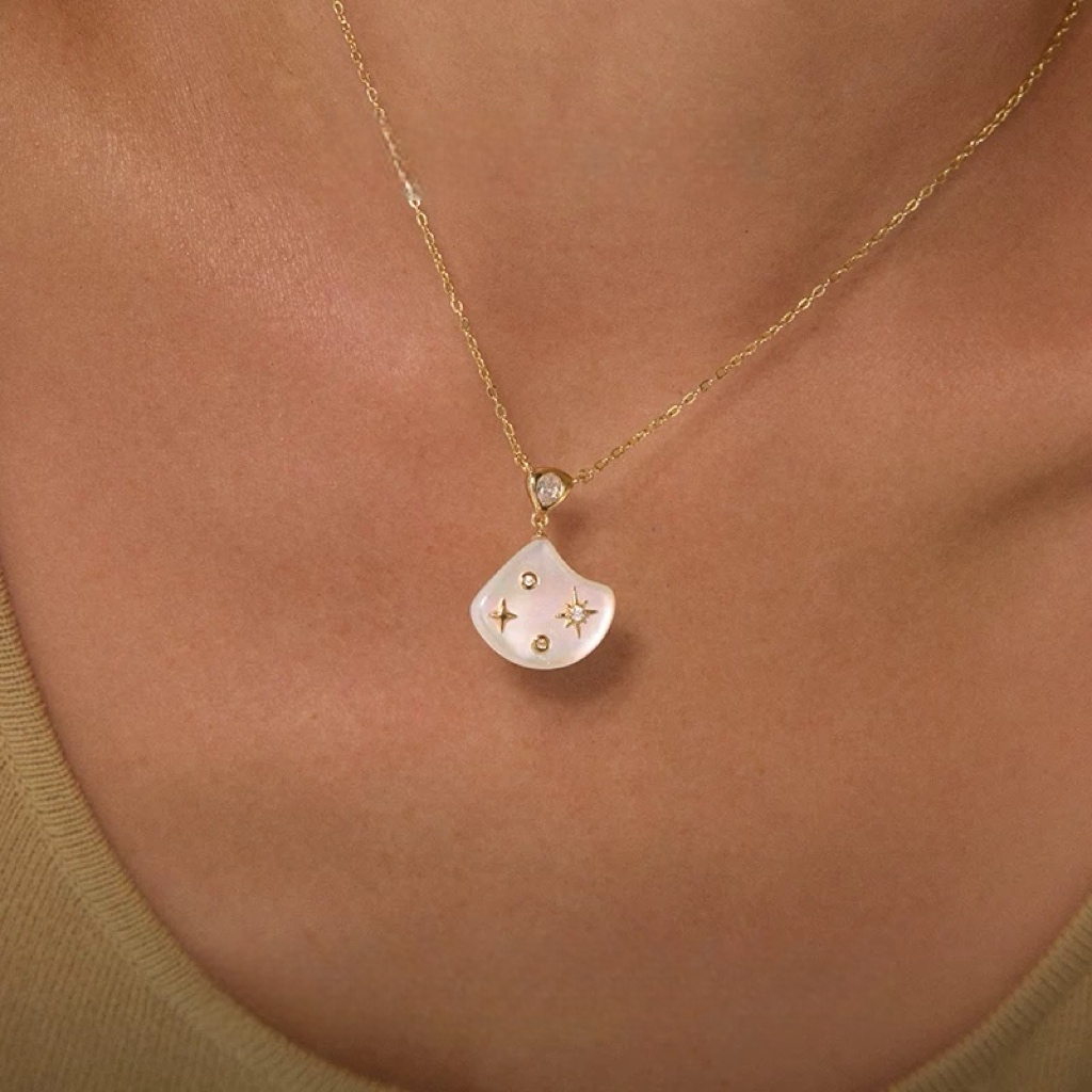 Seashell Glow Necklace Earings