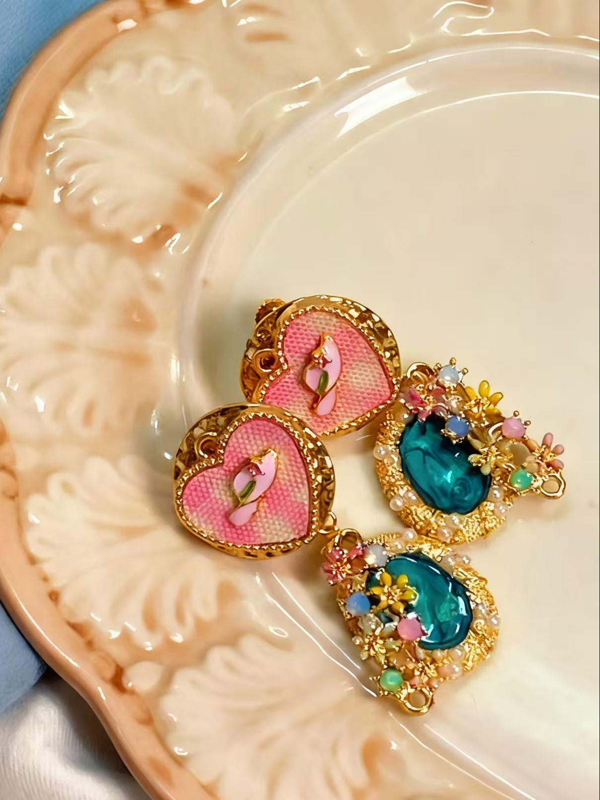 Tuileries Palace Sweetheart Baroque Earrings