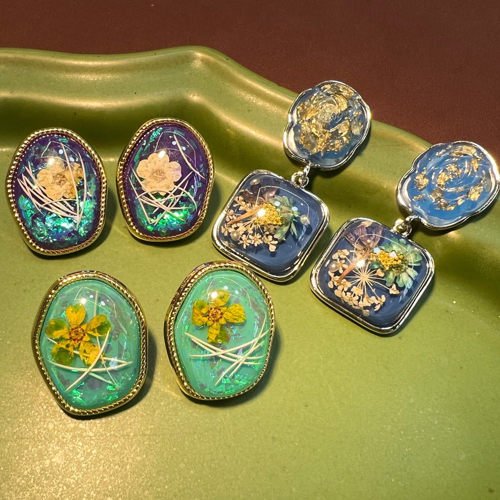 Amberlight Bloom Dried Flower Resin Earrings