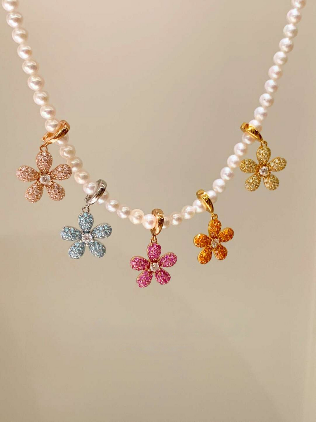 Macarons Daisy Freshwater Pearl Necklace