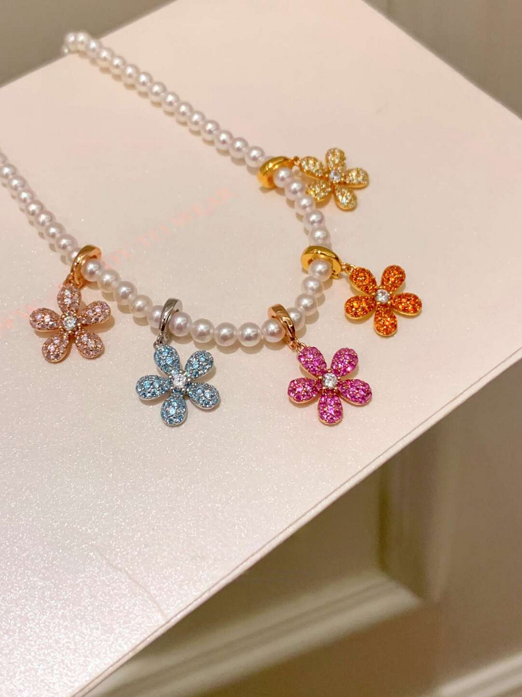 Macarons Daisy Freshwater Pearl Necklace