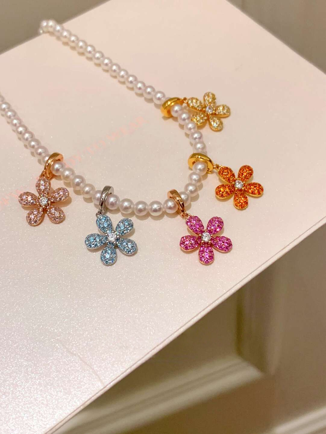 Macarons Daisy Freshwater Pearl Necklace