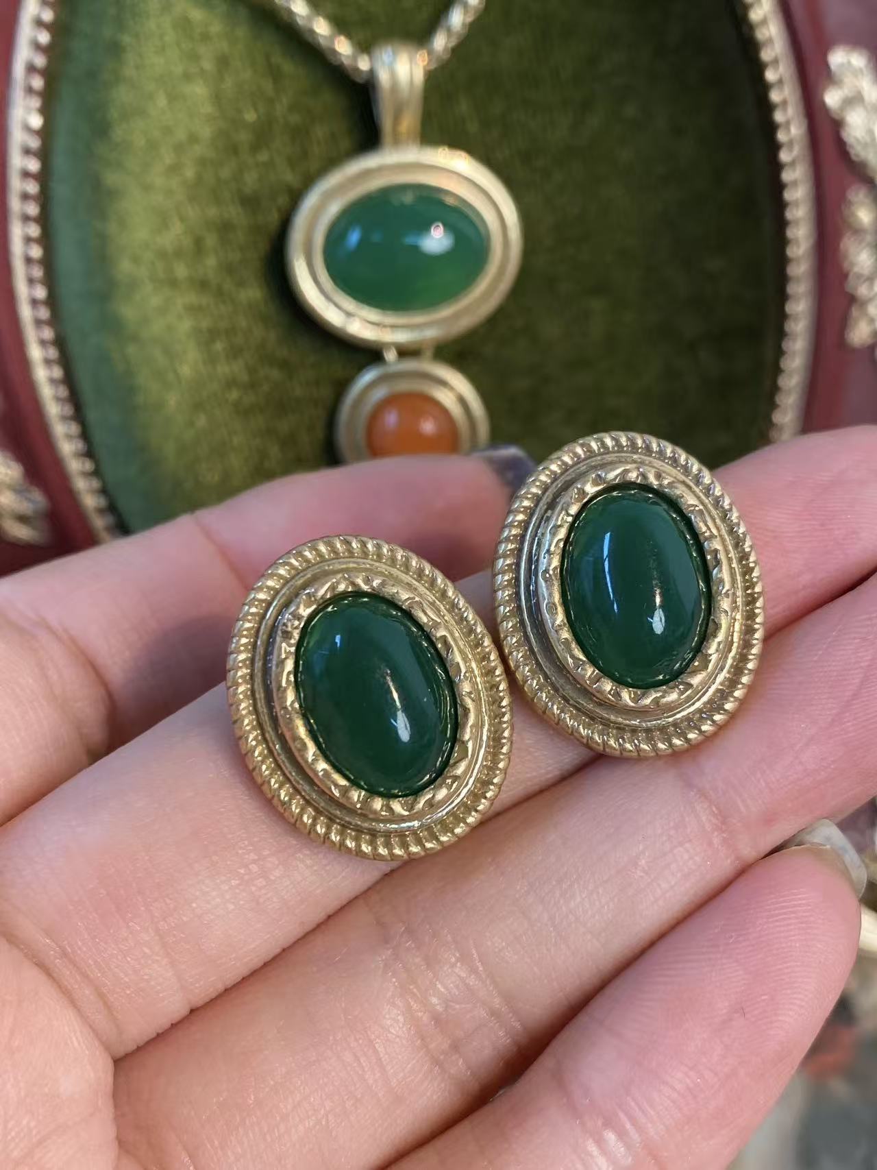 Genuine Agate Antique Heirloom Collection