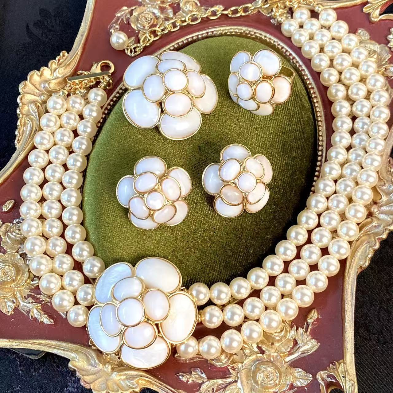 Parisian Camellia Grand Collection