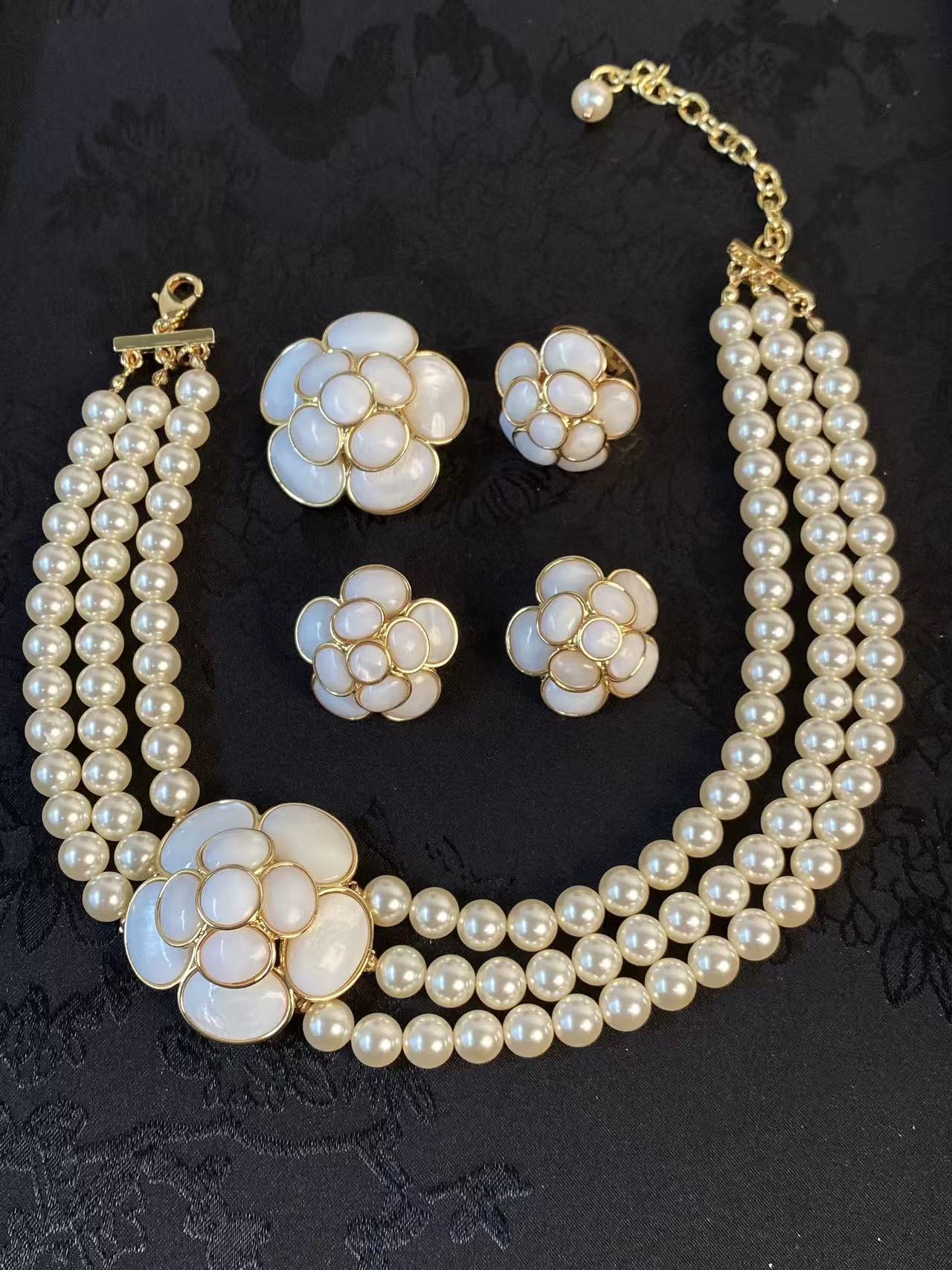 Parisian Camellia Grand Collection