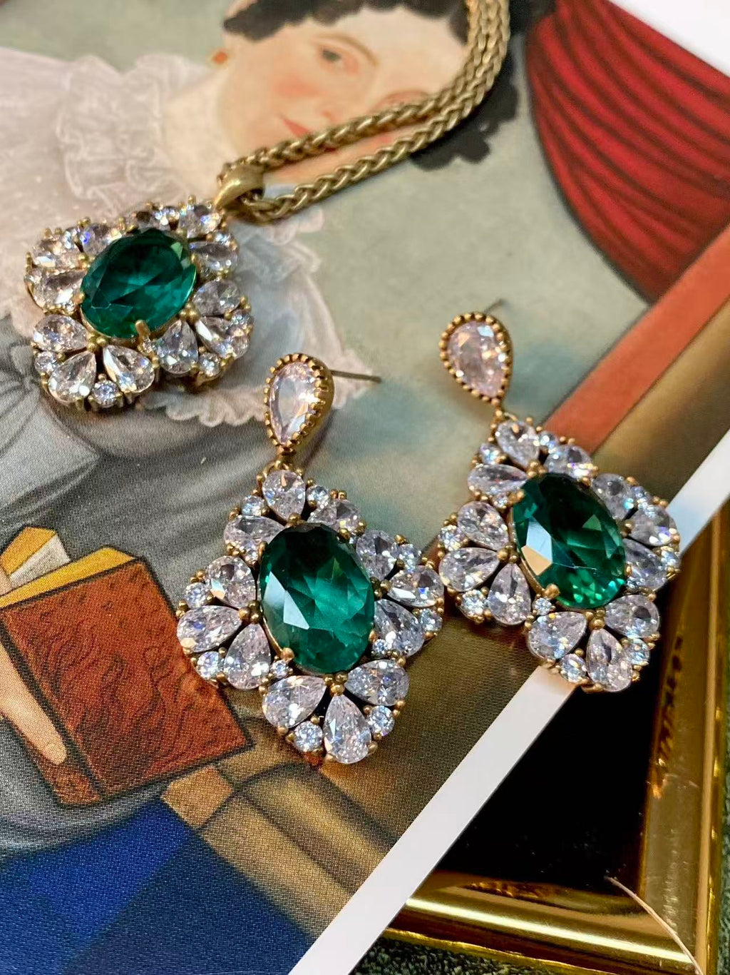 Emerald Empress Jewelry Set