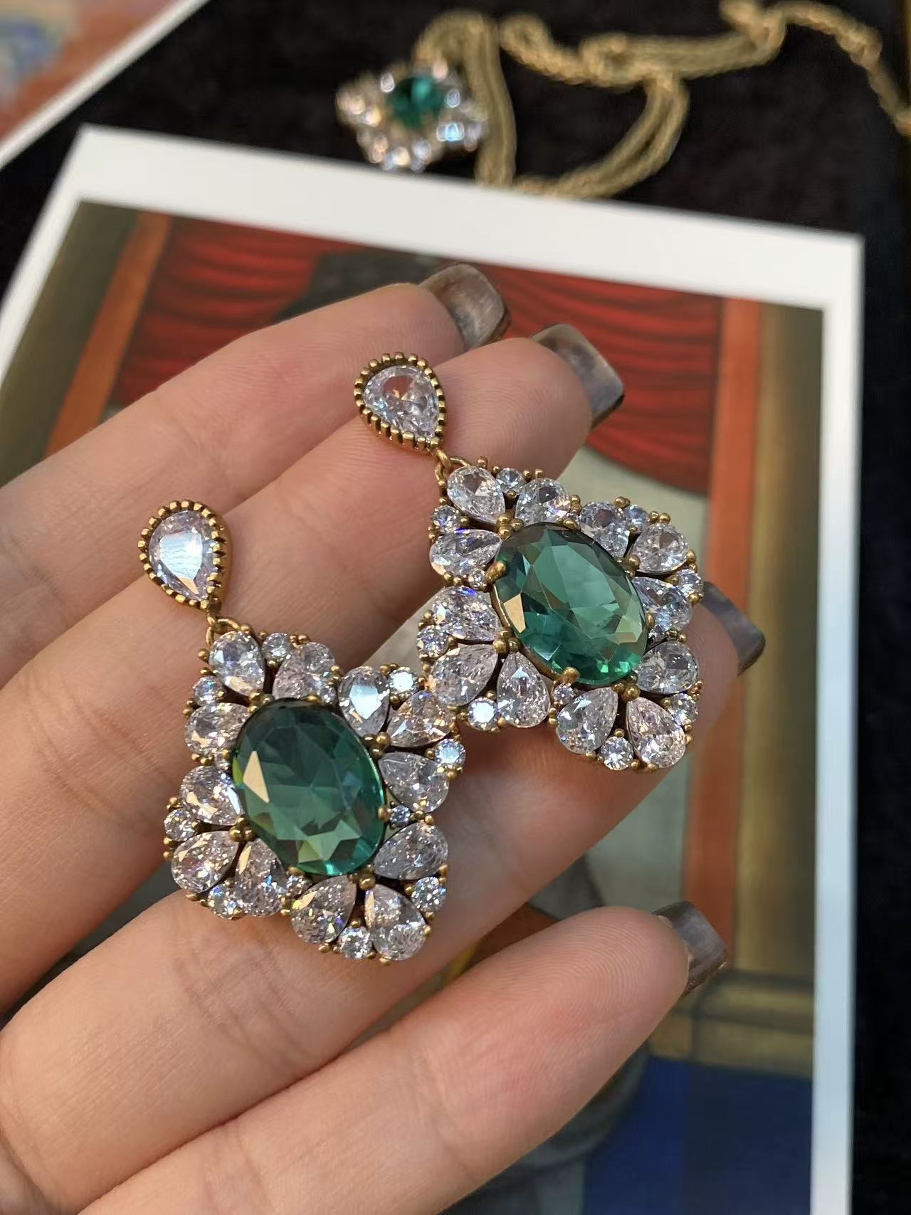 Emerald Empress Jewelry Set