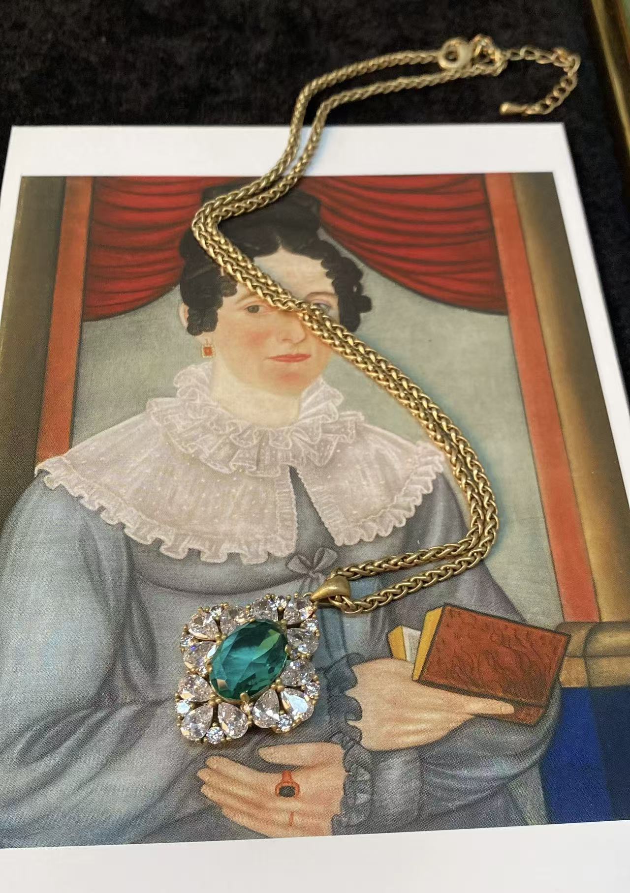 Emerald Empress Jewelry Set