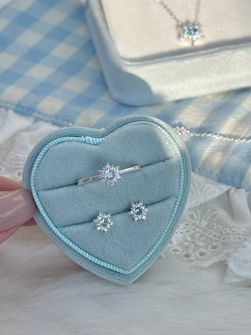 999 Fine Silver Dreamy Snowflake Jewelry Set