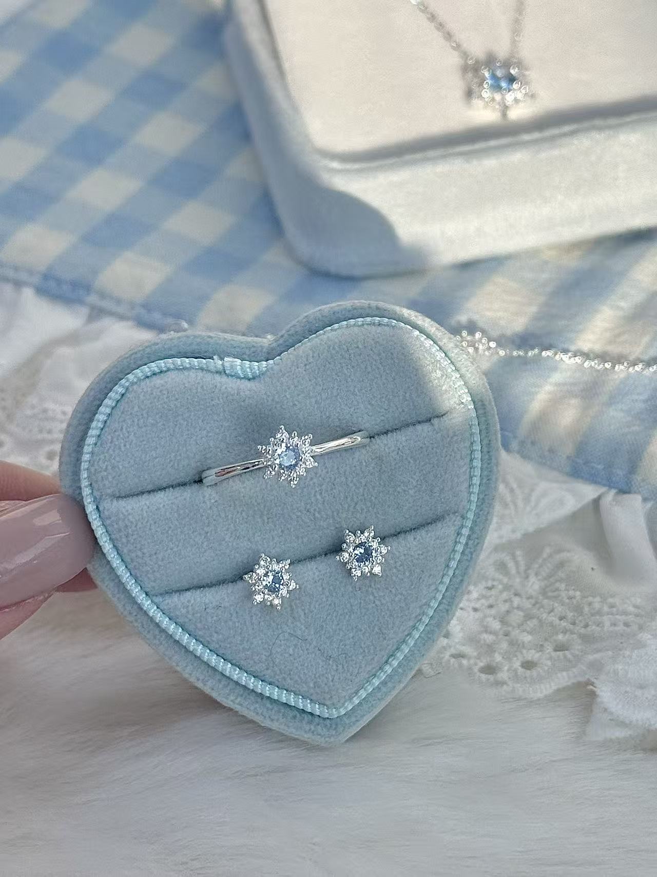 999 Fine Silver Dreamy Snowflake Jewelry Set