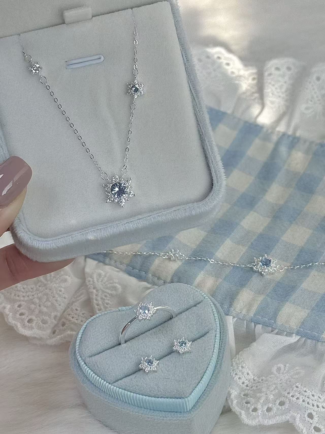 999 Fine Silver Dreamy Snowflake Jewelry Set