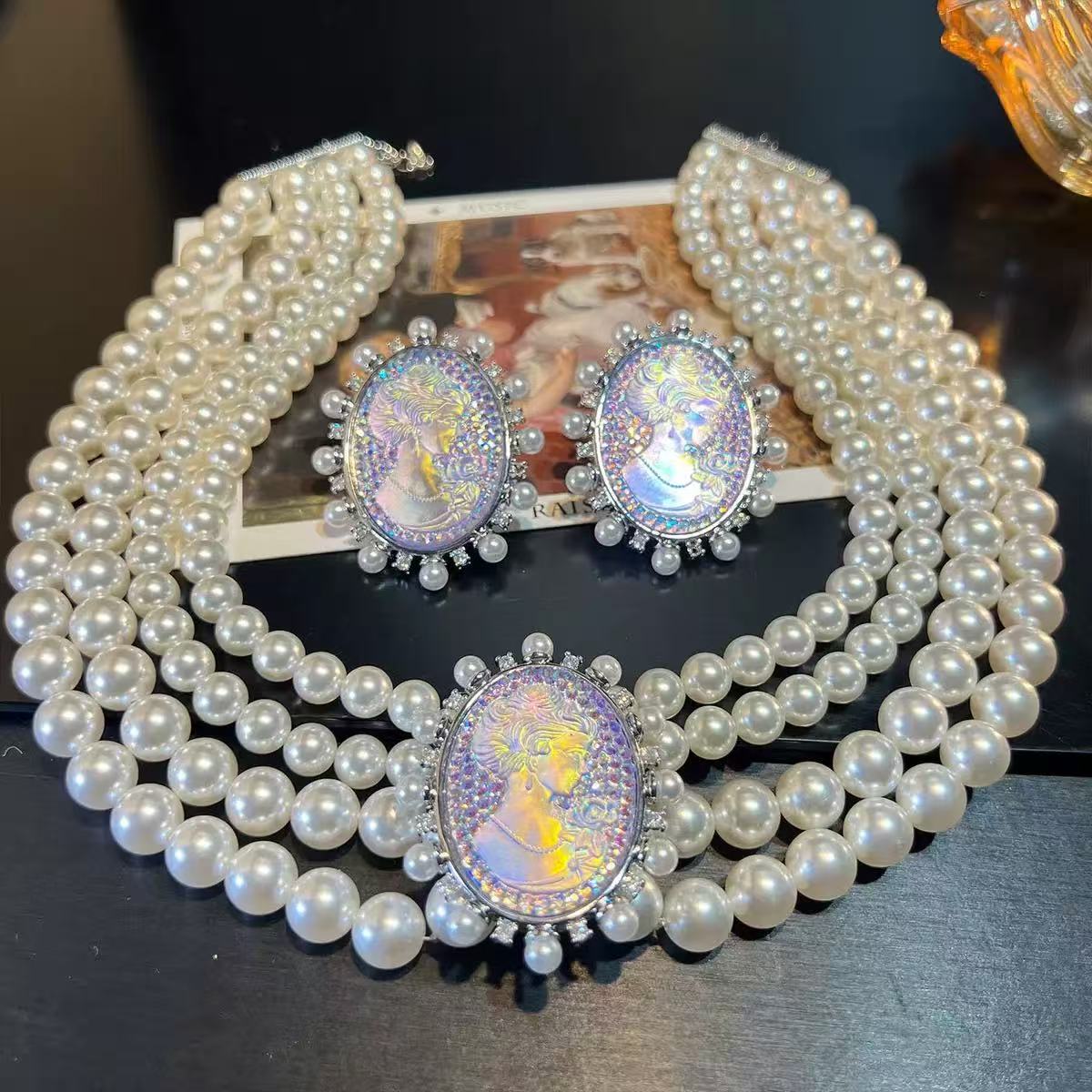 The Express Cameo Radiance Parure