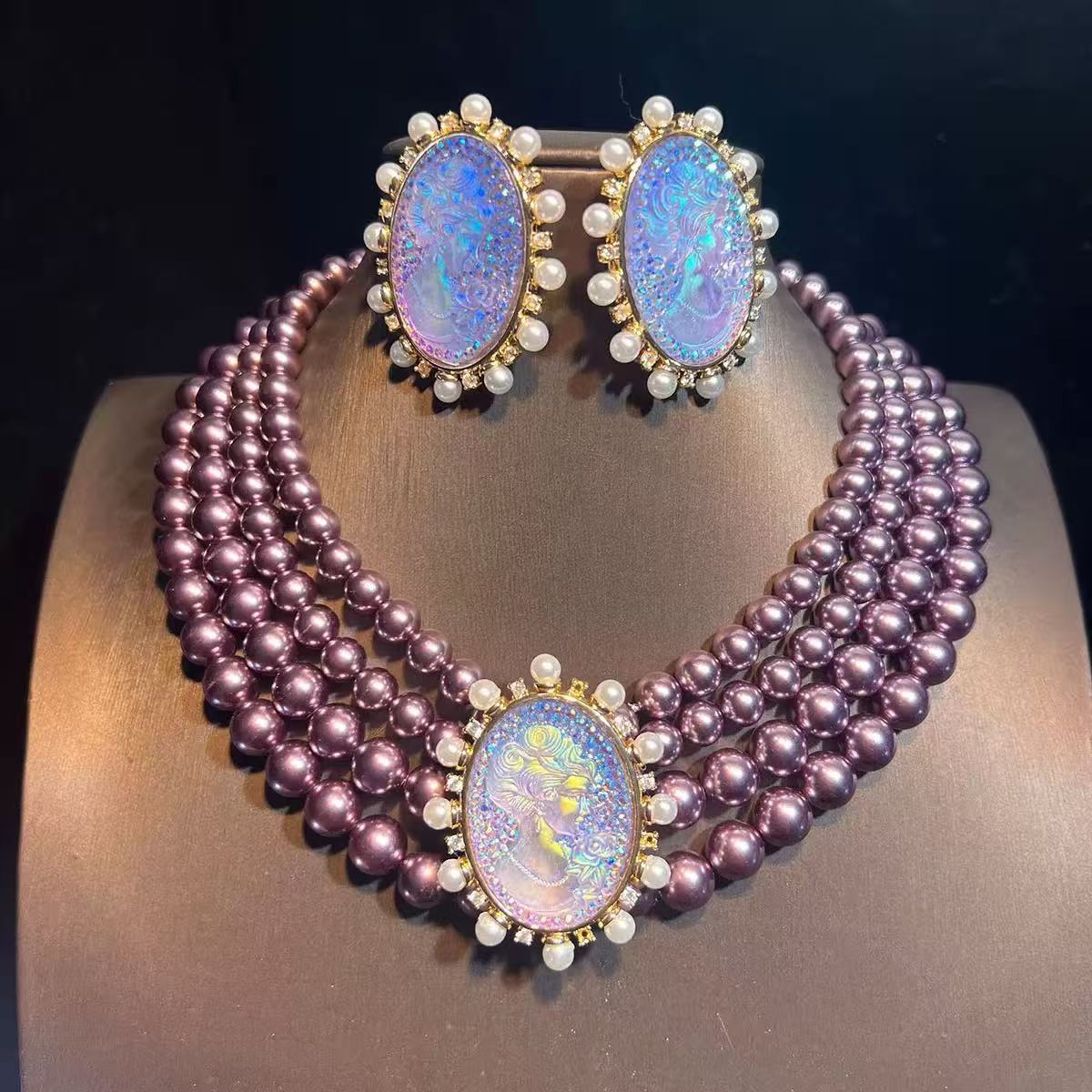 The Express Cameo Radiance Parure