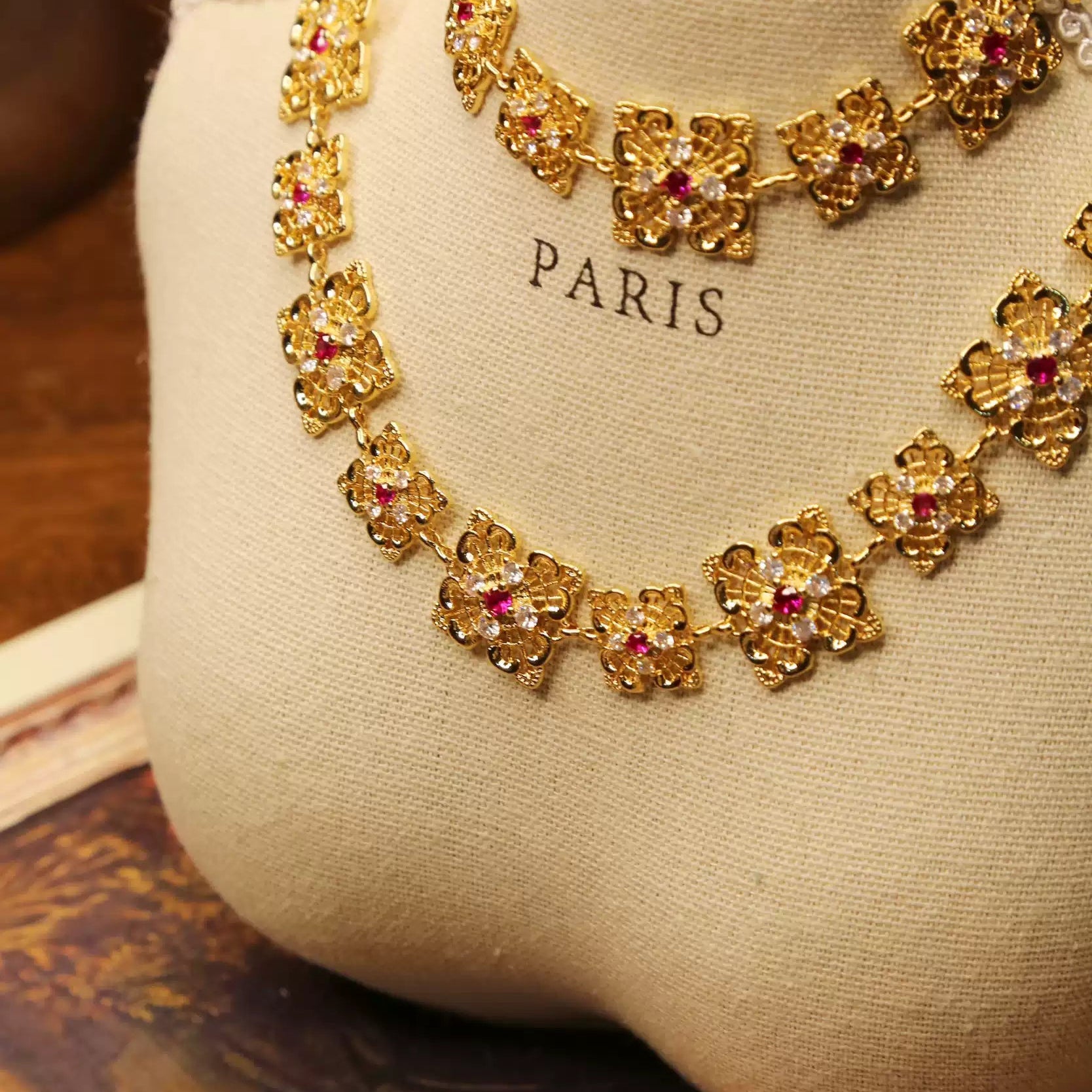 Renaissance Quadrilobe Necklace & Bracelet Set