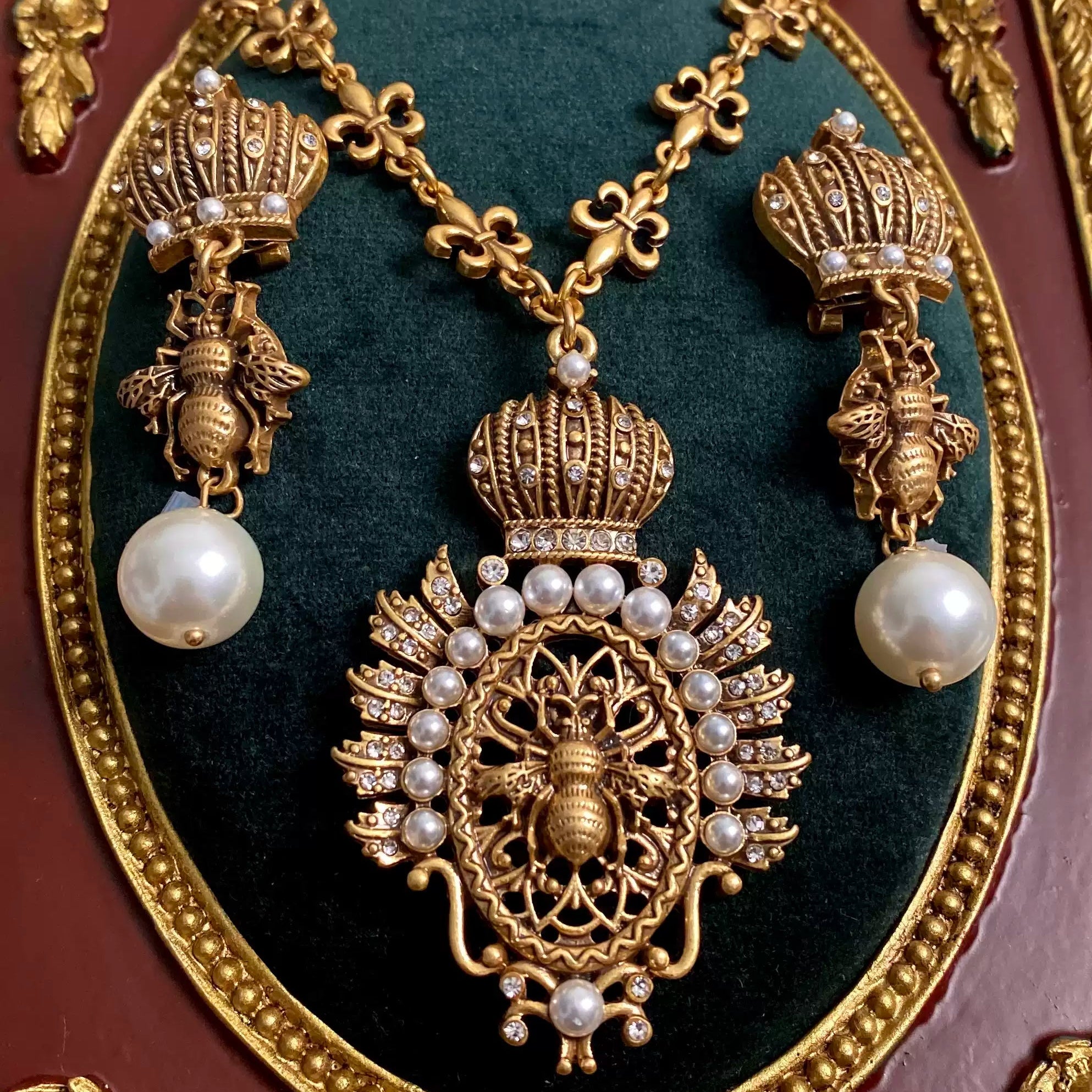 Royal Vintage Crown Bee Pearl Necklace Earring Jewelry Set