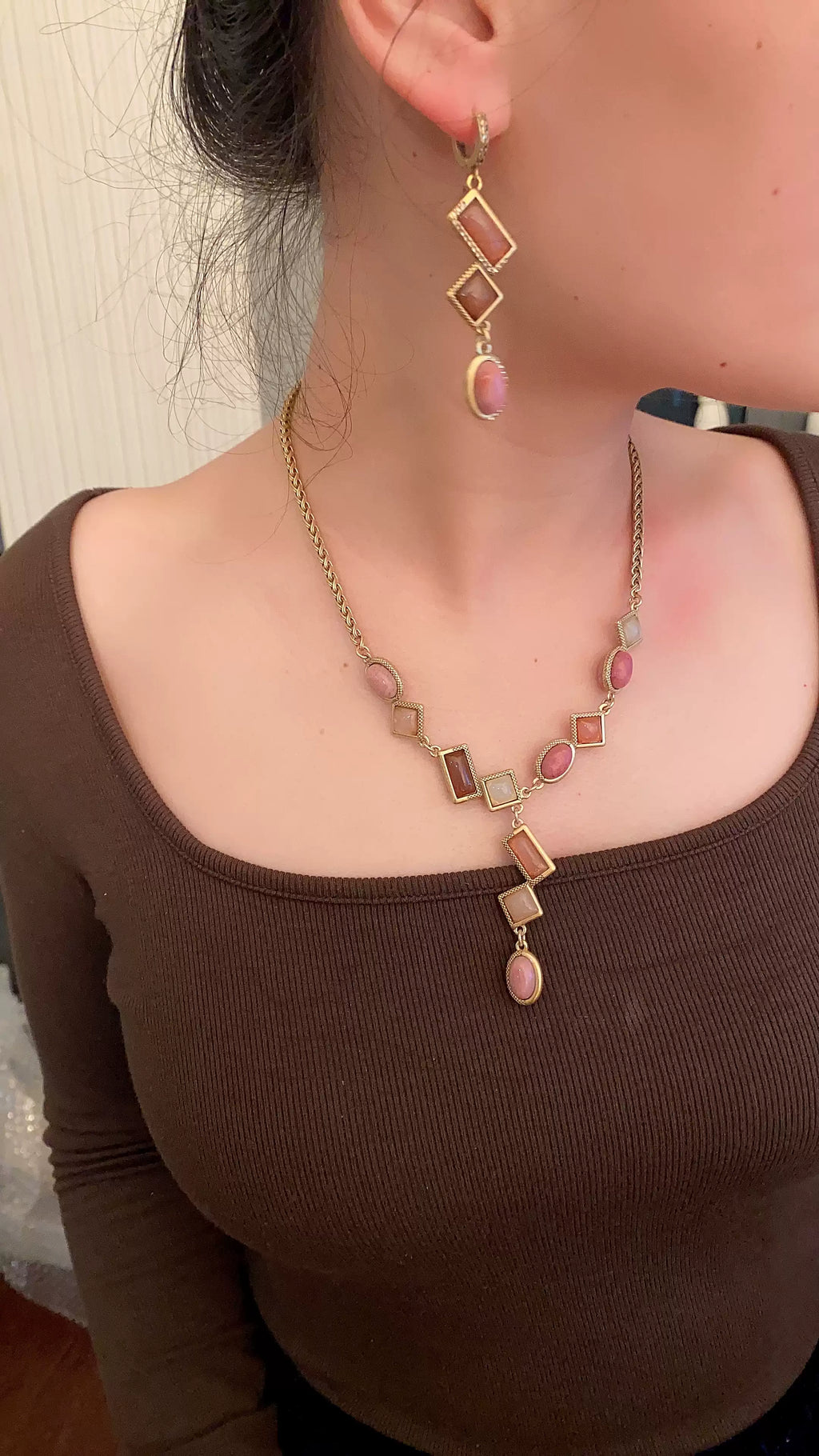 Parisian Rêverie Pink Natural Stone Vintage Jewelry Set