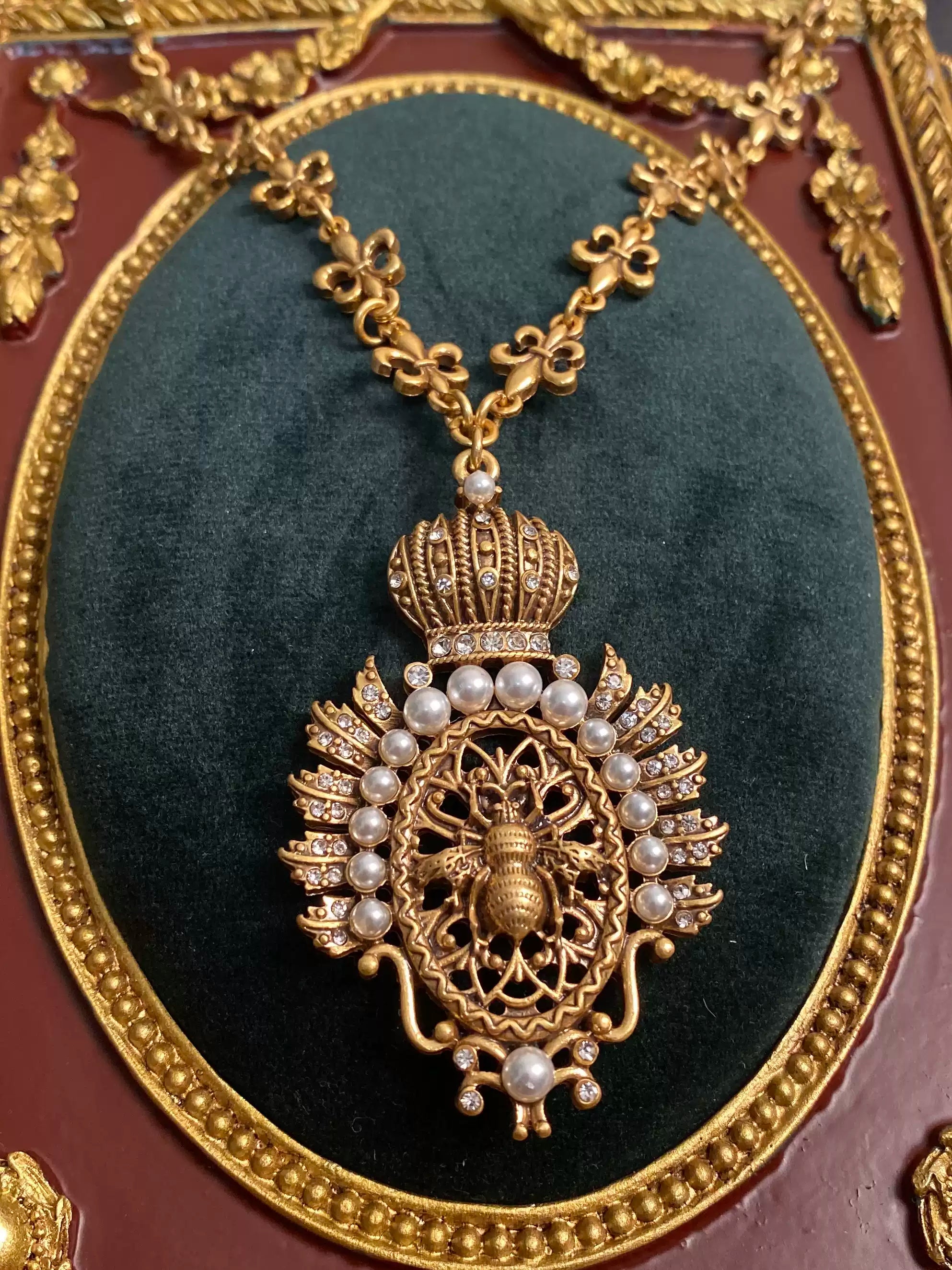 Royal Vintage Crown Bee Pearl Necklace Earring Jewelry Set