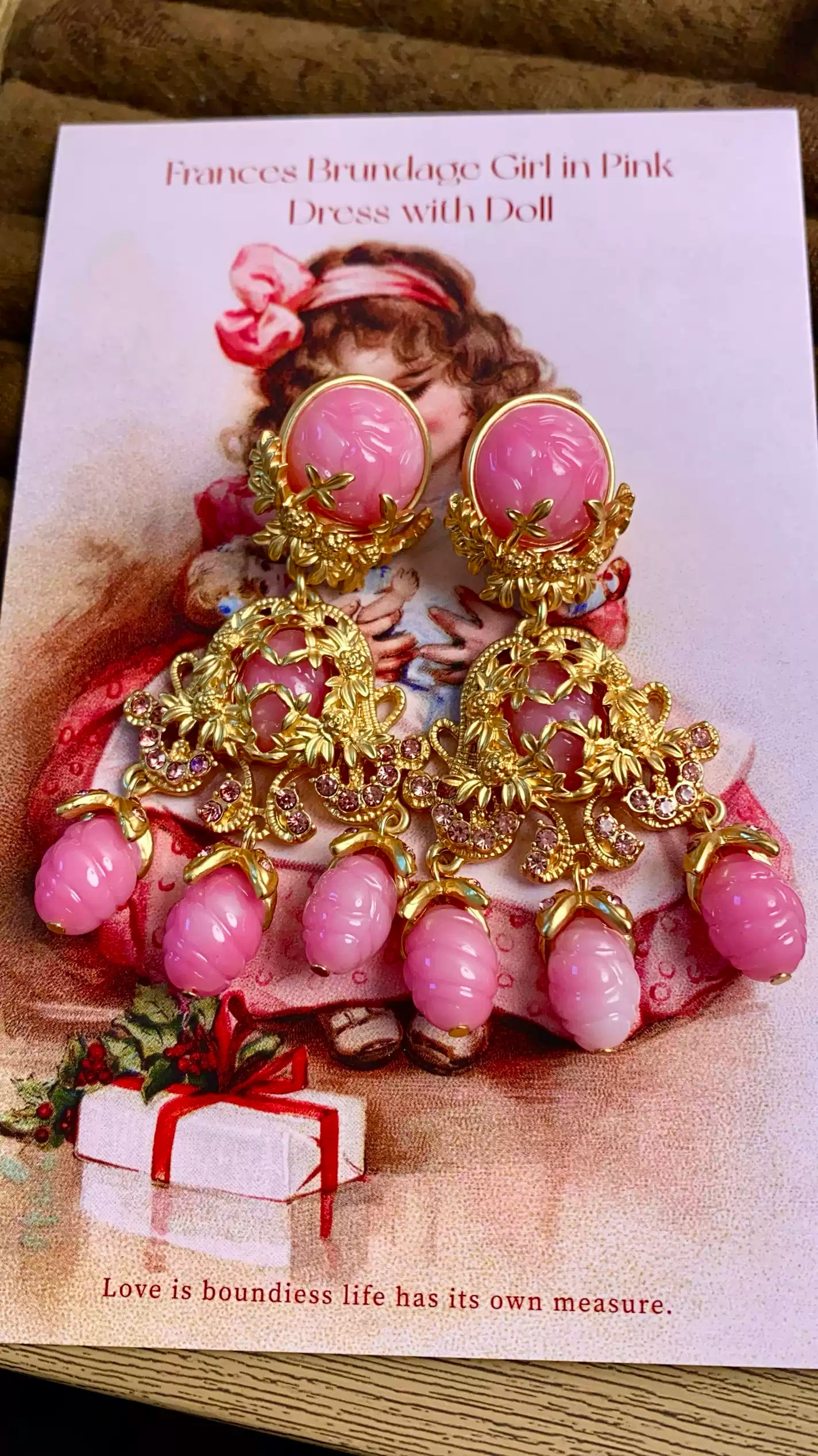 Victorian Carved Pink Art Chandelier Jewelry Set