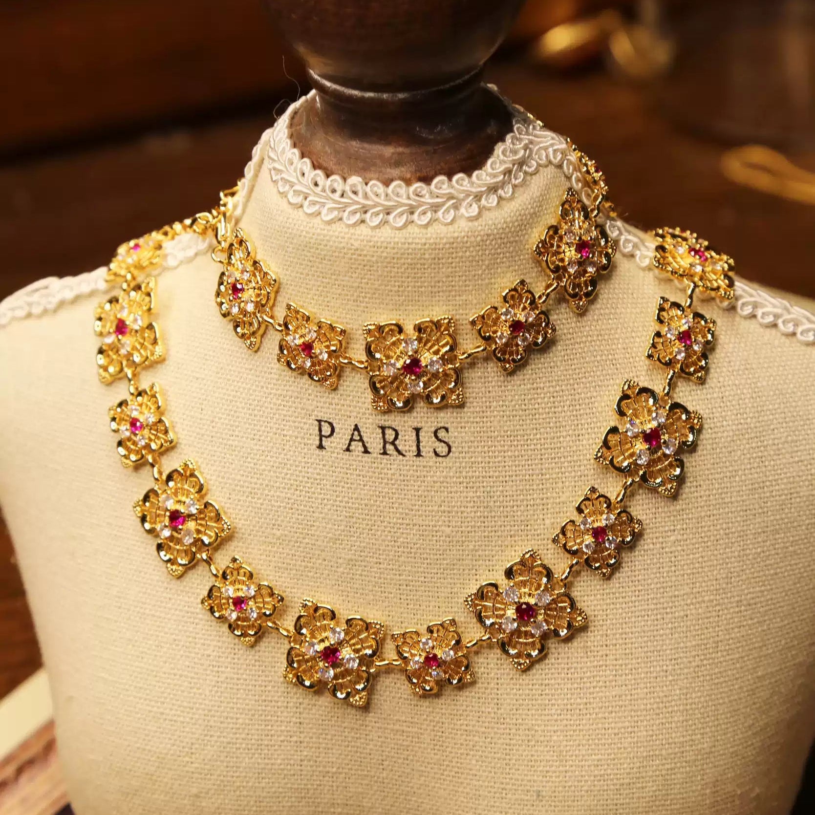 Renaissance Quadrilobe Necklace & Bracelet Set