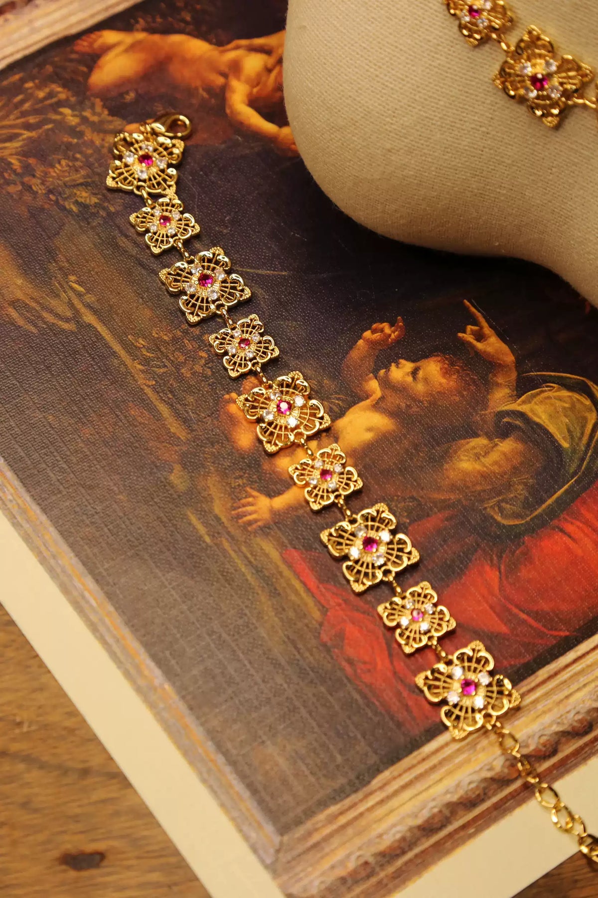 Renaissance Quadrilobe Necklace & Bracelet Set