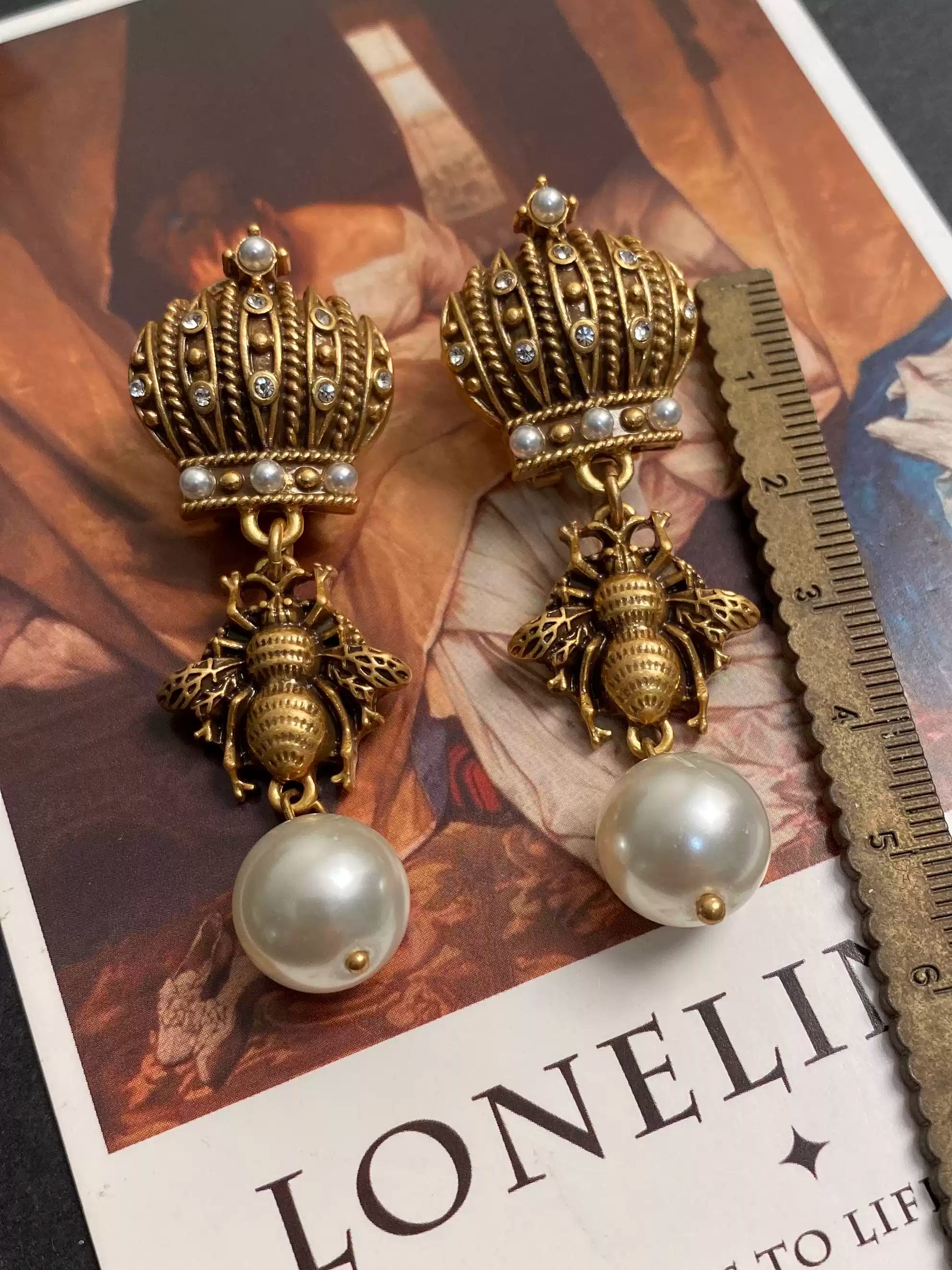 Royal Vintage Crown Bee Pearl Necklace Earring Jewelry Set