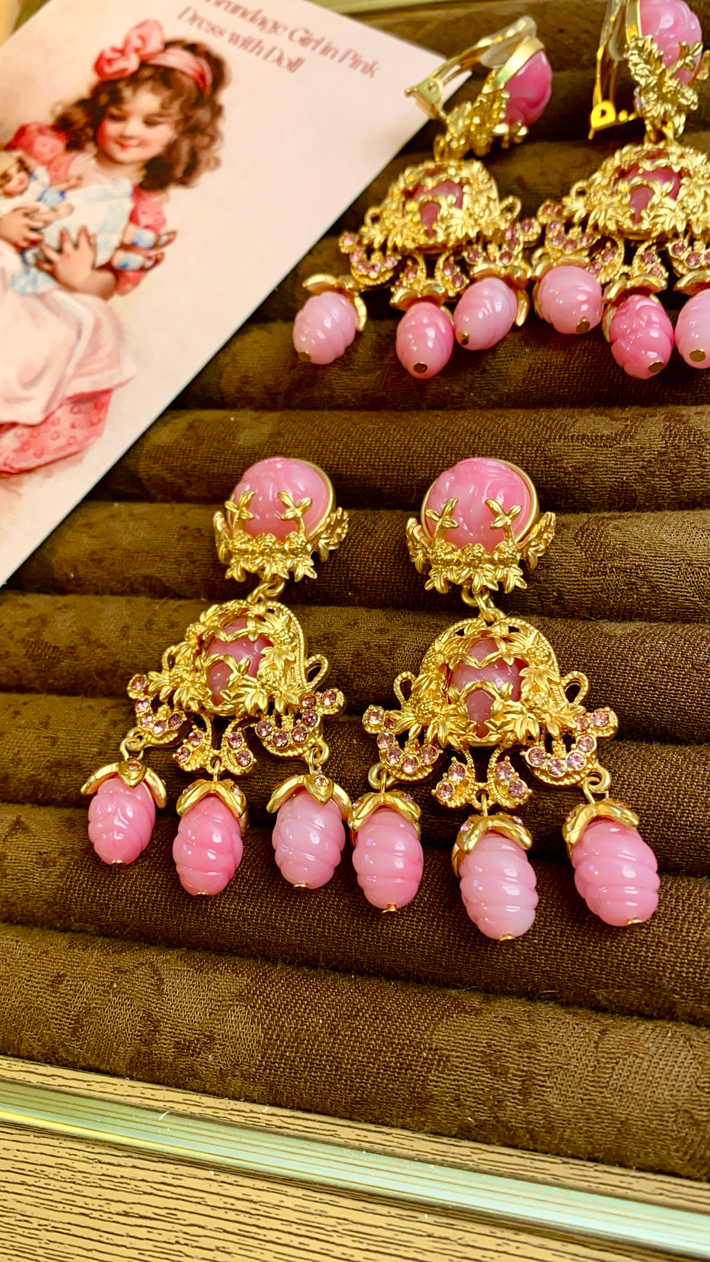 Victorian Carved Pink Art Chandelier Jewelry Set