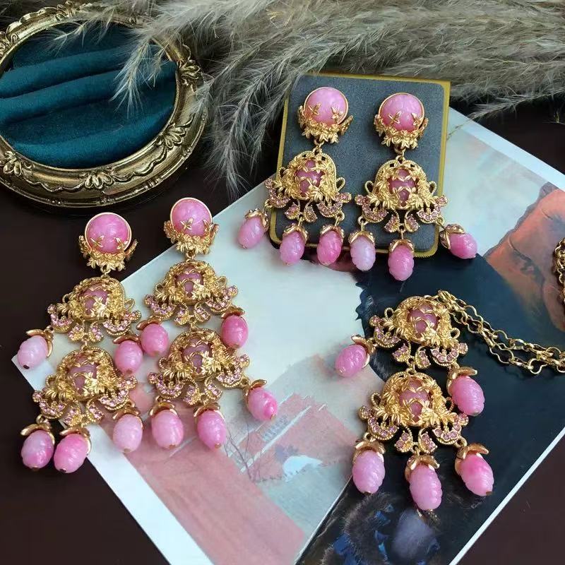 Victorian Carved Pink Art Chandelier Jewelry Set