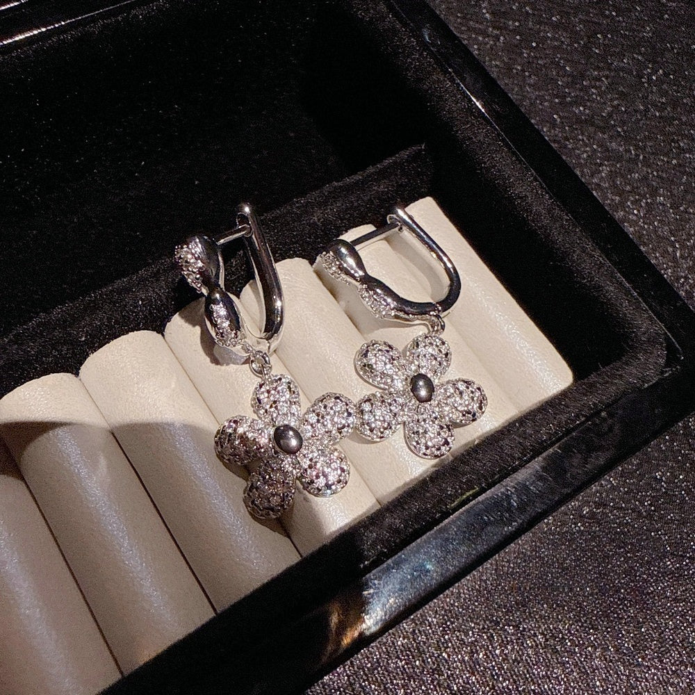 Glimmering Galaxy Flora Daisy Jewelry Set