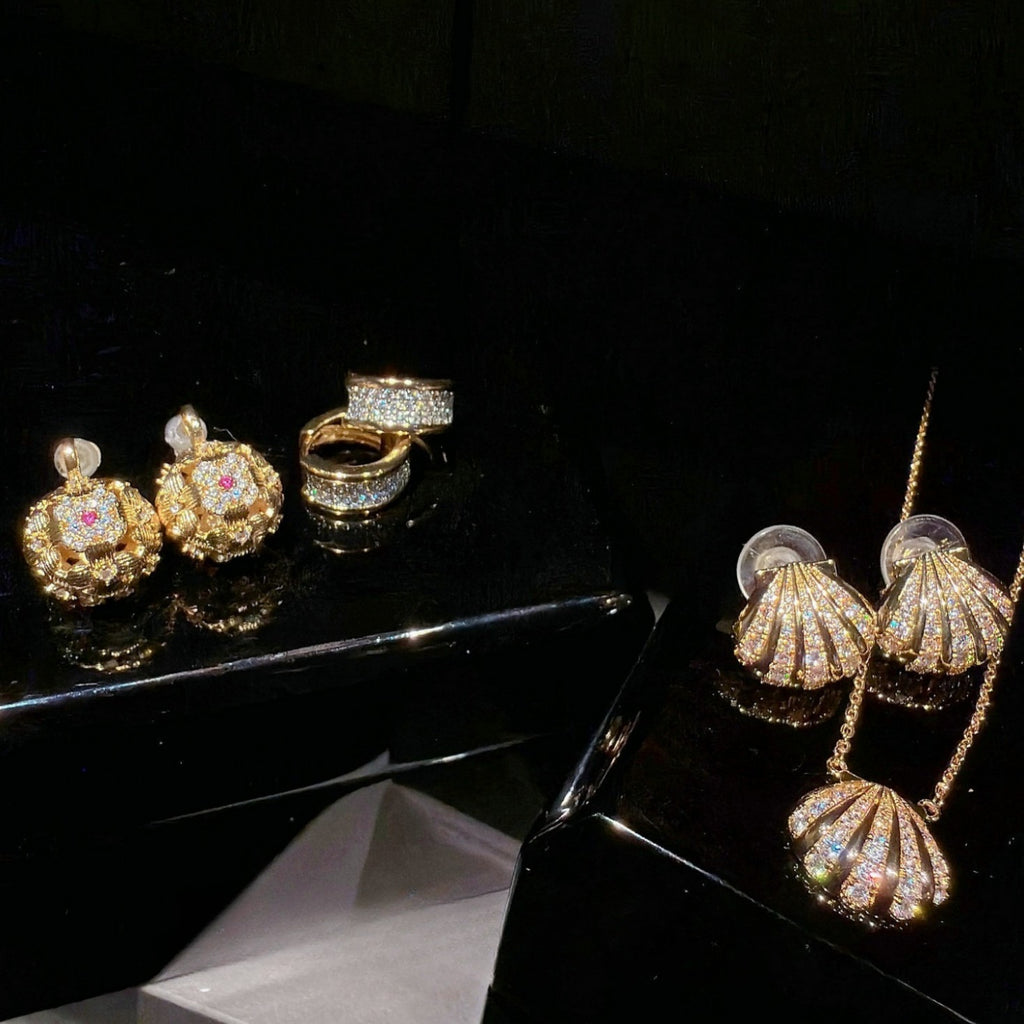 Golden Seashell Fantasy Necklace & Earring Set
