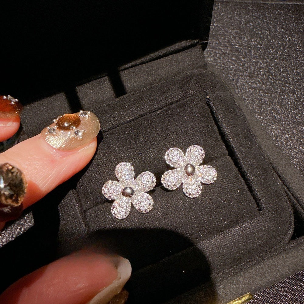 Glimmering Galaxy Flora Daisy Jewelry Set