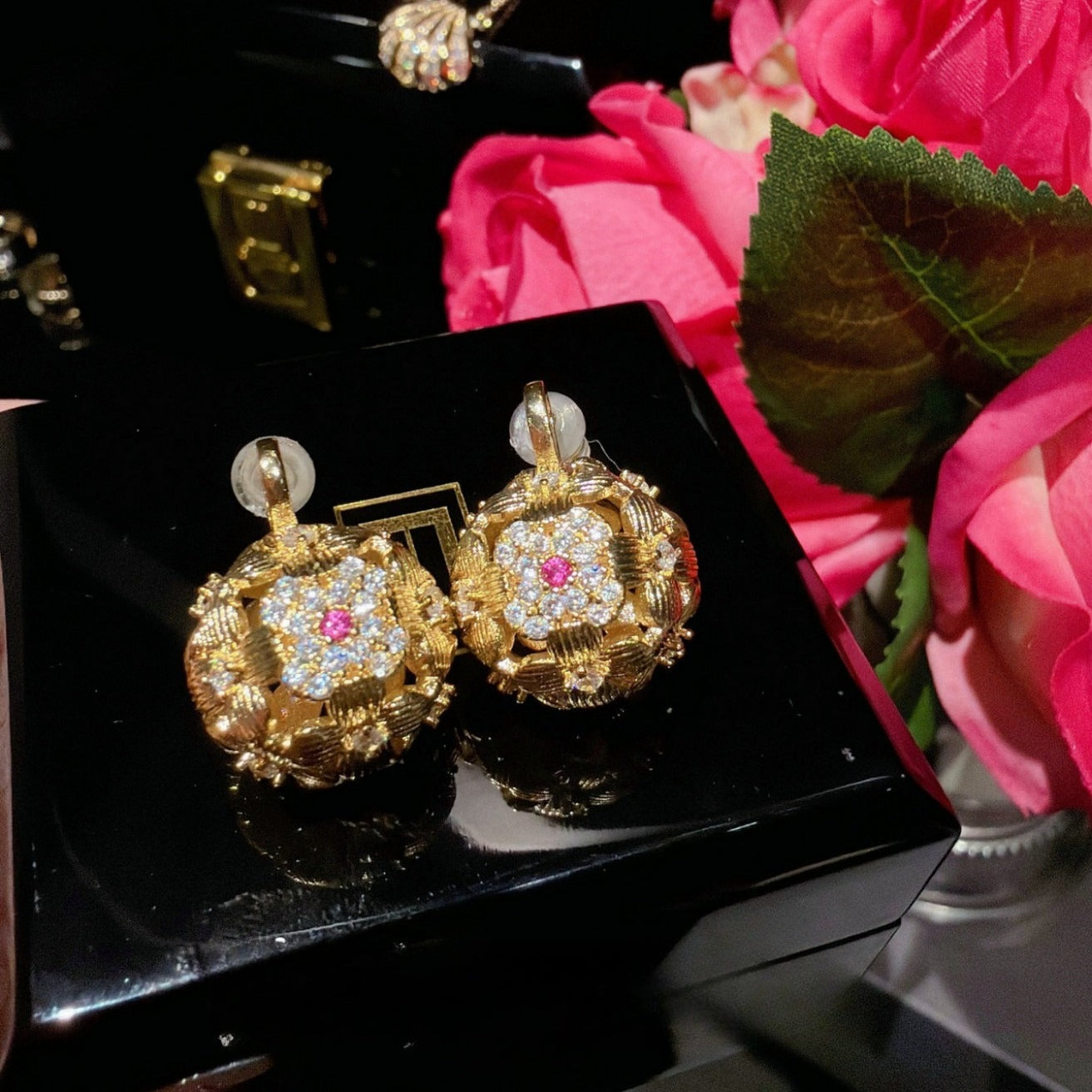 Golden Seashell Fantasy Necklace & Earring Set