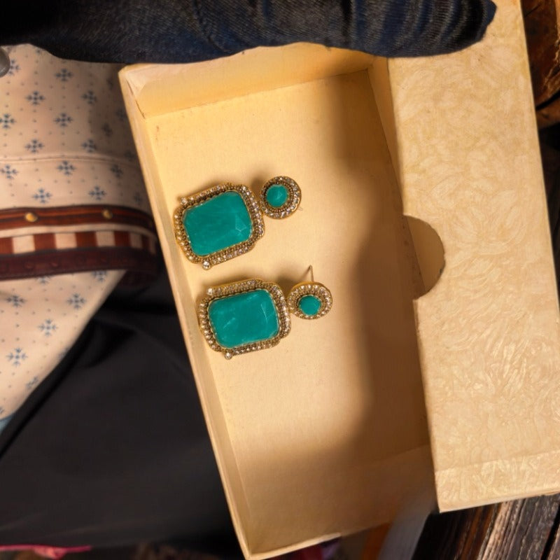 Vintage Emerald Green Cascading Drop Jewelry Set