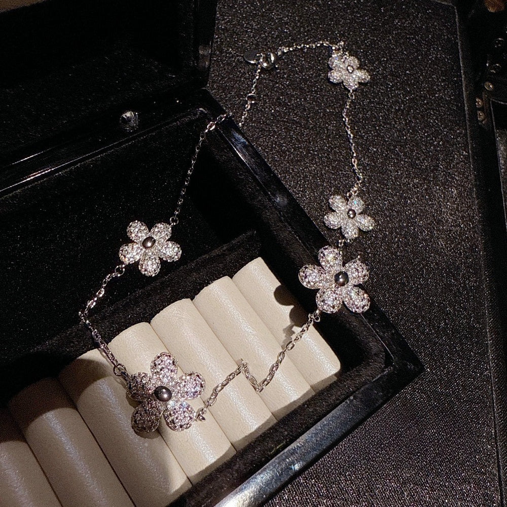 Glimmering Galaxy Flora Daisy Jewelry Set