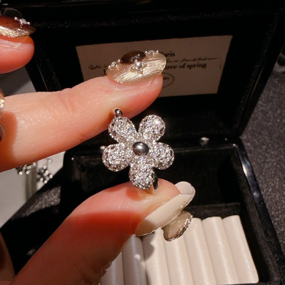 Glimmering Galaxy Flora Daisy Jewelry Set