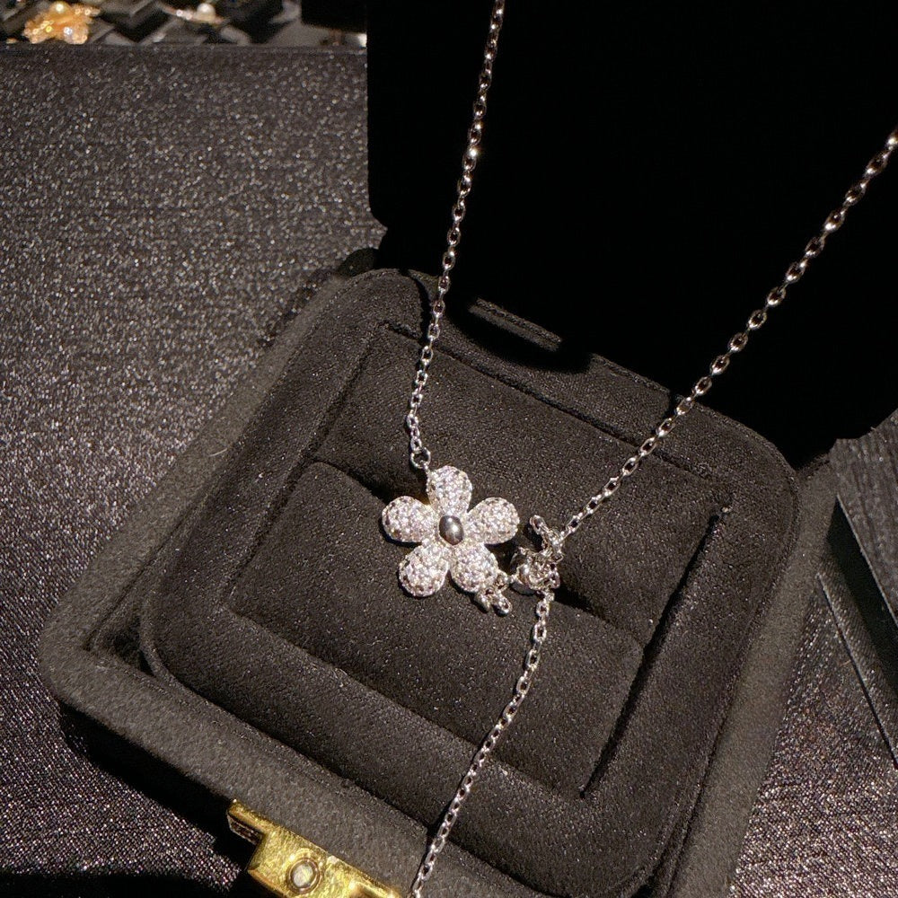 Glimmering Galaxy Flora Daisy Jewelry Set